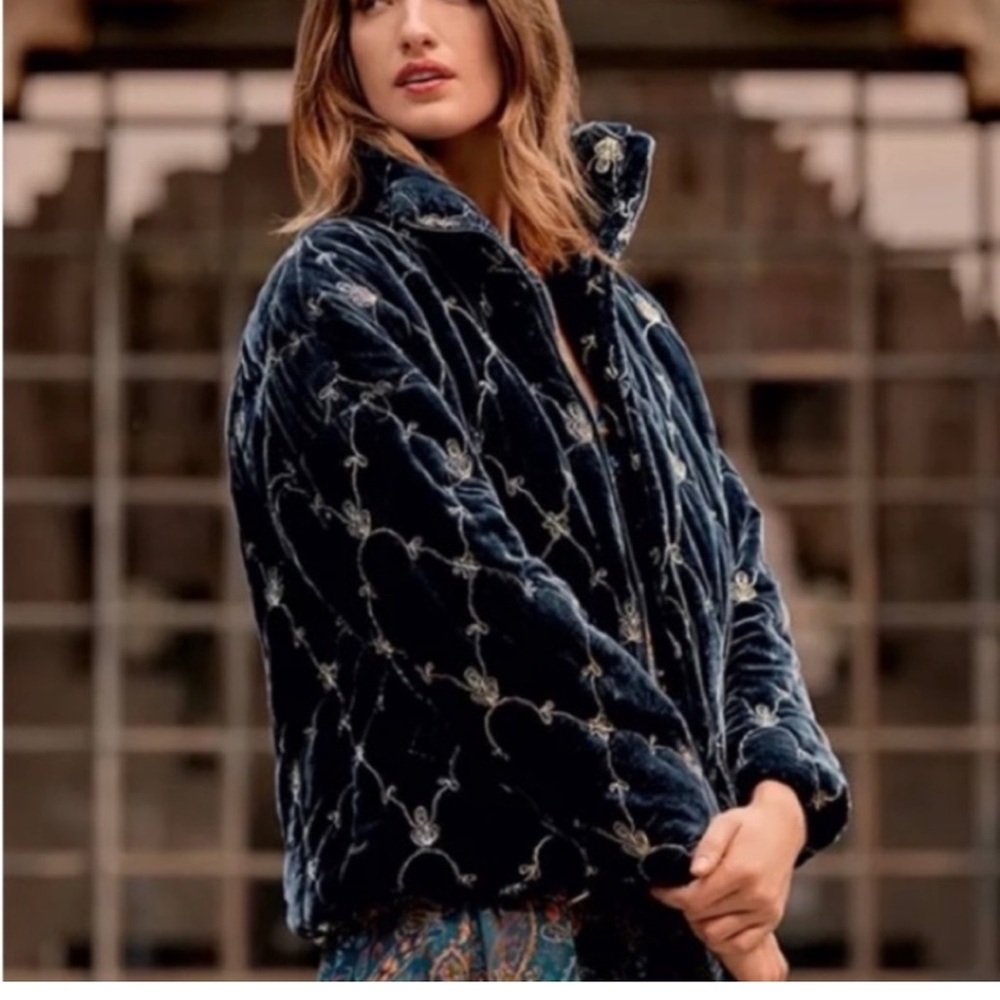 Johnny Was Zaelia Embroidered Velvet Puffer Jacket Blue Extra Small
